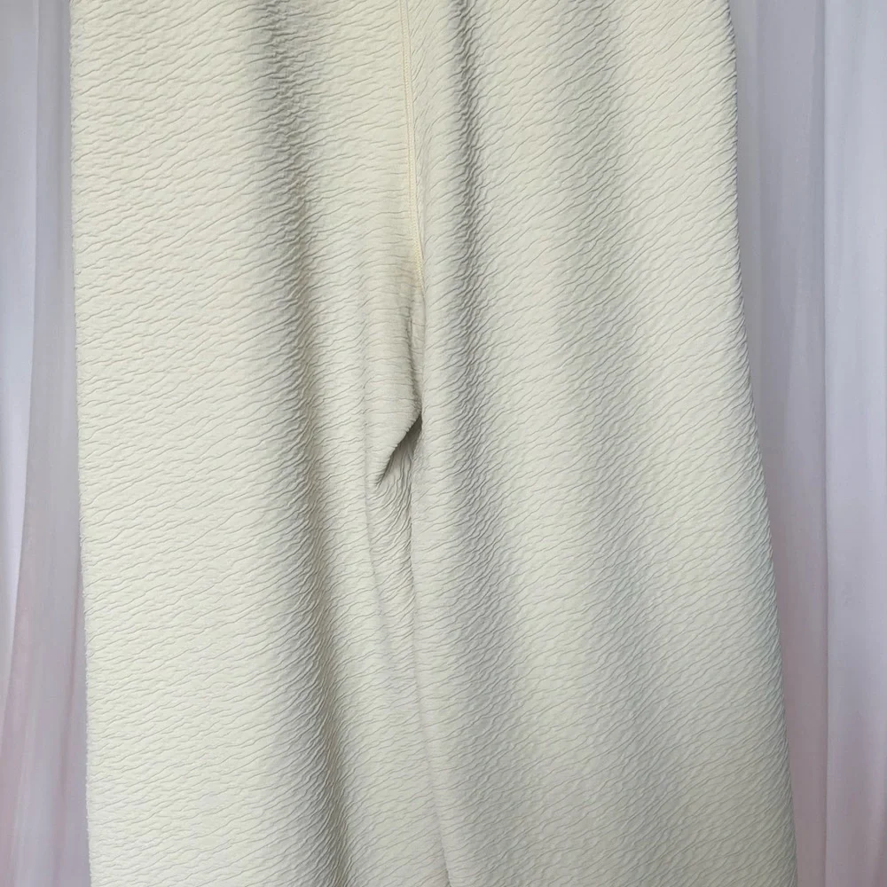 Lululemon Can You Feel The Pleat Crop 
Light Ivory (First Release) - Picture 4 of 9